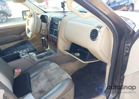 2006 Ford Explorer Eddie Bauer из США, поврежденный, VIN 1FMEU64E46UB67980